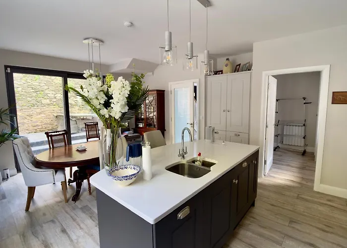 14 Dun Farraige * Cobh