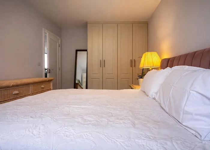 14 Dun Farraige * Cobh